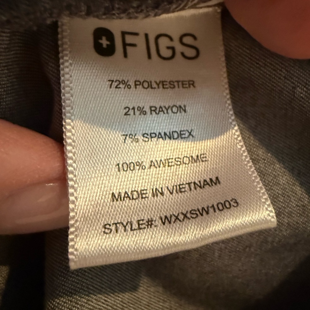 Figs Graphite Scrub Ensemble - image 5